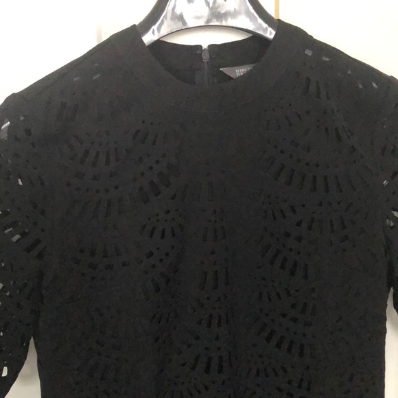Laser cut stylish black top by Kenneth Cole size XS - Picture 3 of 11